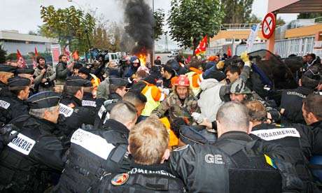 Police and strikers scuffled at the Grandpuits refinery at first light