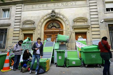 High school students block the entrance to the Lycée Turgot in Paris