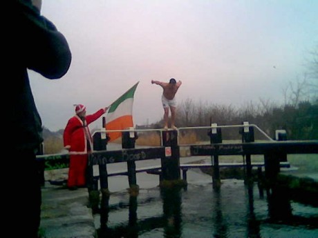 Santa gives the 'GO!' at the 3rd Lock on Christmas Day!