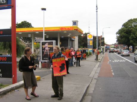 Solidarity Picket at Shell Donnybrook