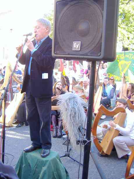 Paddy Maloney whistling for Tara at the Dublin gathering of harpers - photo Fred Johnston