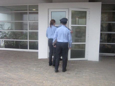 shell_cops_1.jpg