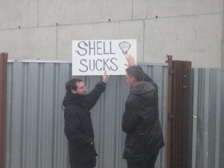 shell_sucks.jpg
