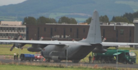 Hewrcules C130 Being refuelled at Shannon 27Sept09