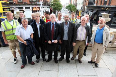 Siptu officials and MTL strikers going into DCC
