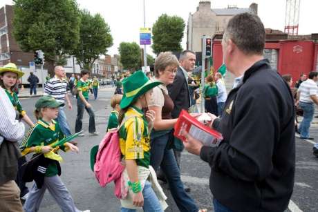 leafleting_090830_10.jpg