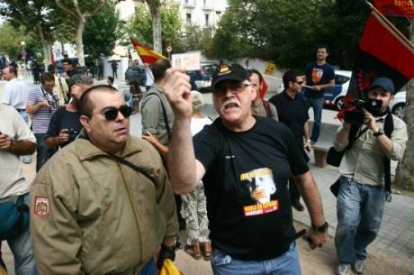 see you! see me? some of the fascist Falange who turned up for the day & remind everyone Catalonia is "white nigger" Spanish. delightful.