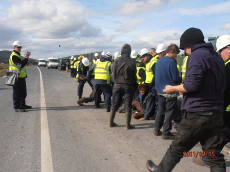 2 full Garda Vans looking on