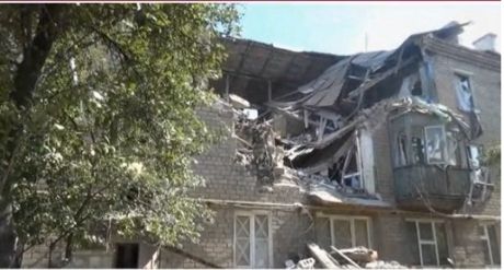 house_destroyed_by_shelling_by_kiev_fascists_eastern_ukraine_2014.jpg
